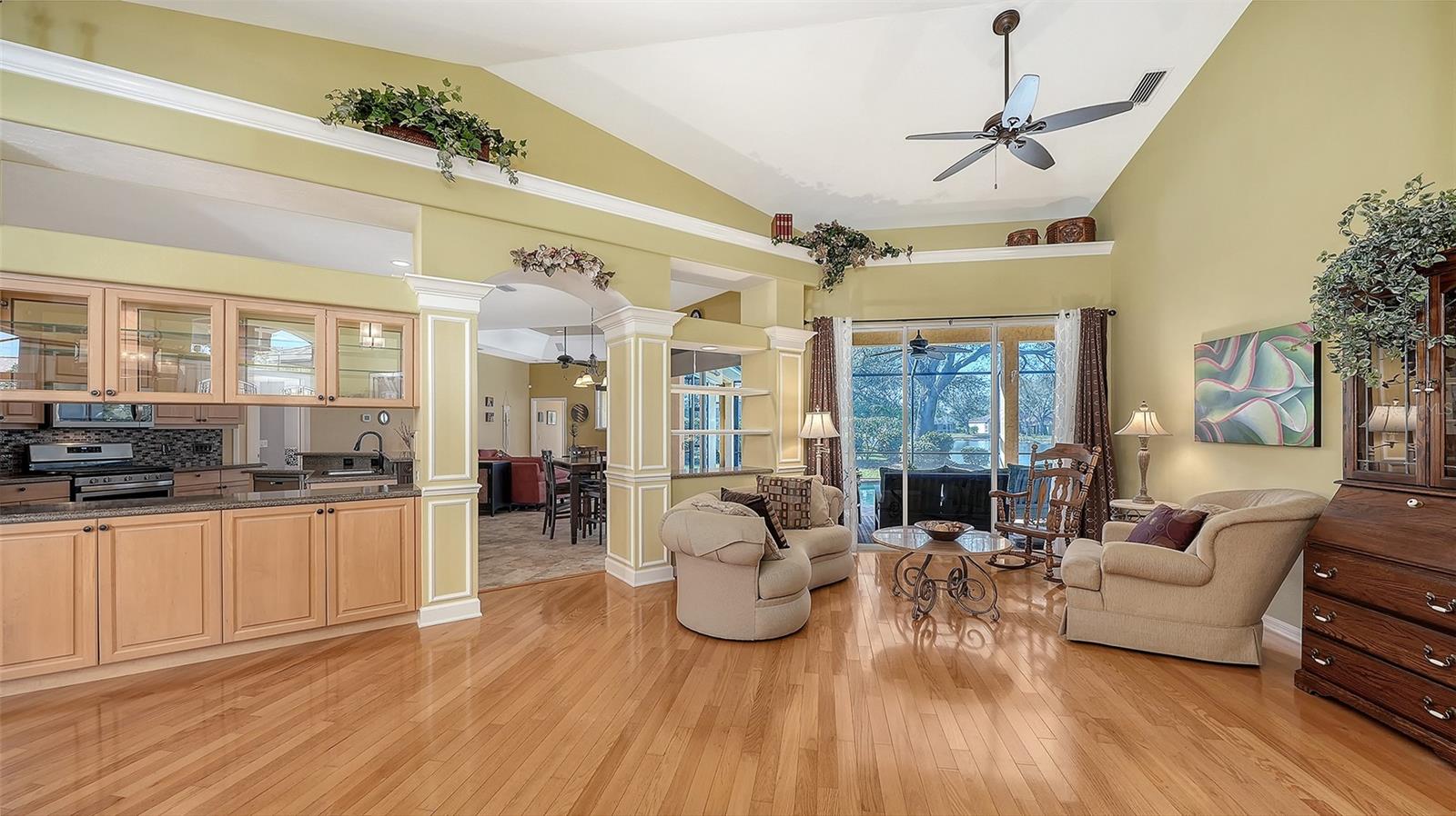 Image 5 of 53 For 5566 Magnolia Tree Terrace