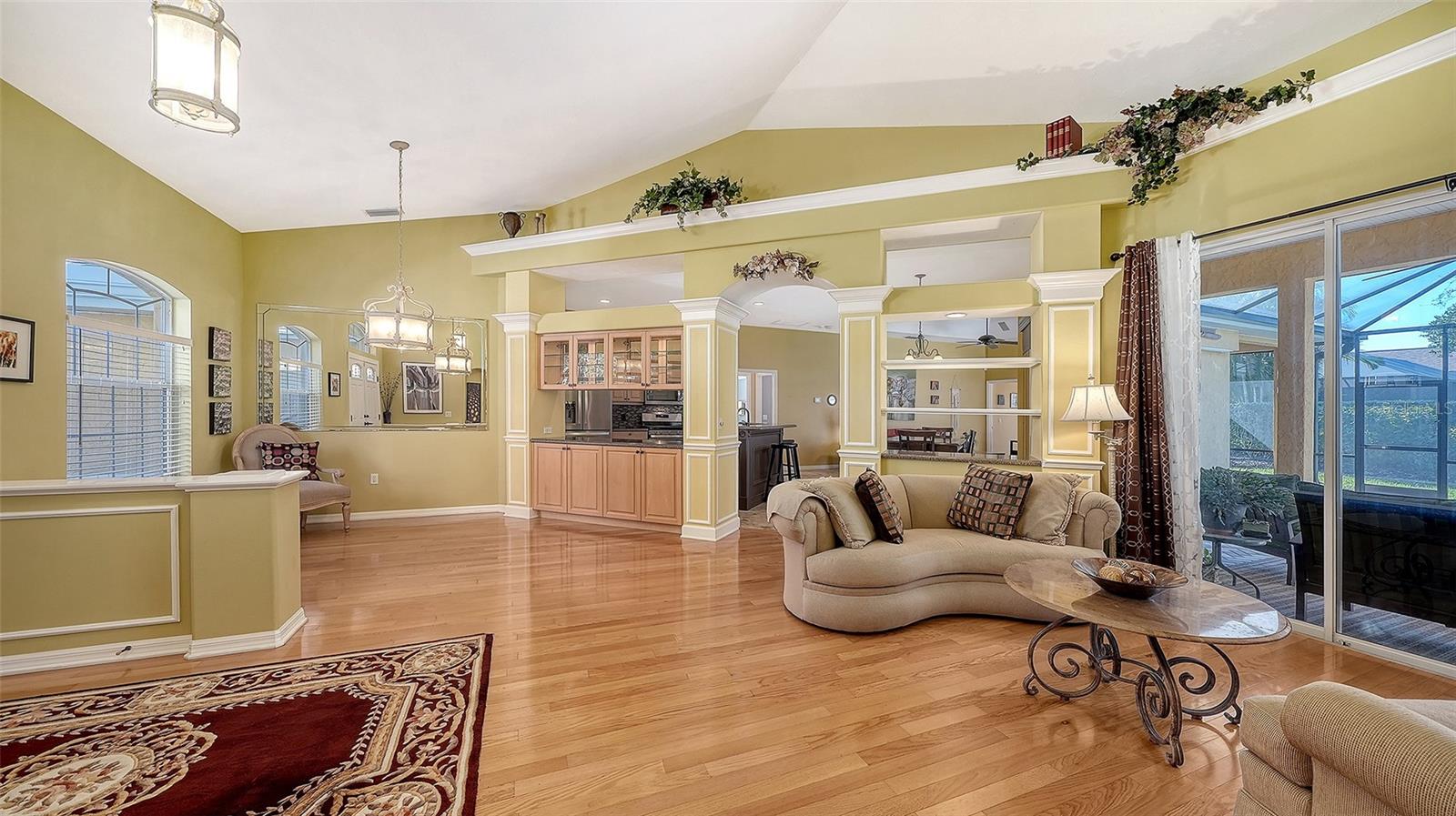 Image 9 of 53 For 5566 Magnolia Tree Terrace