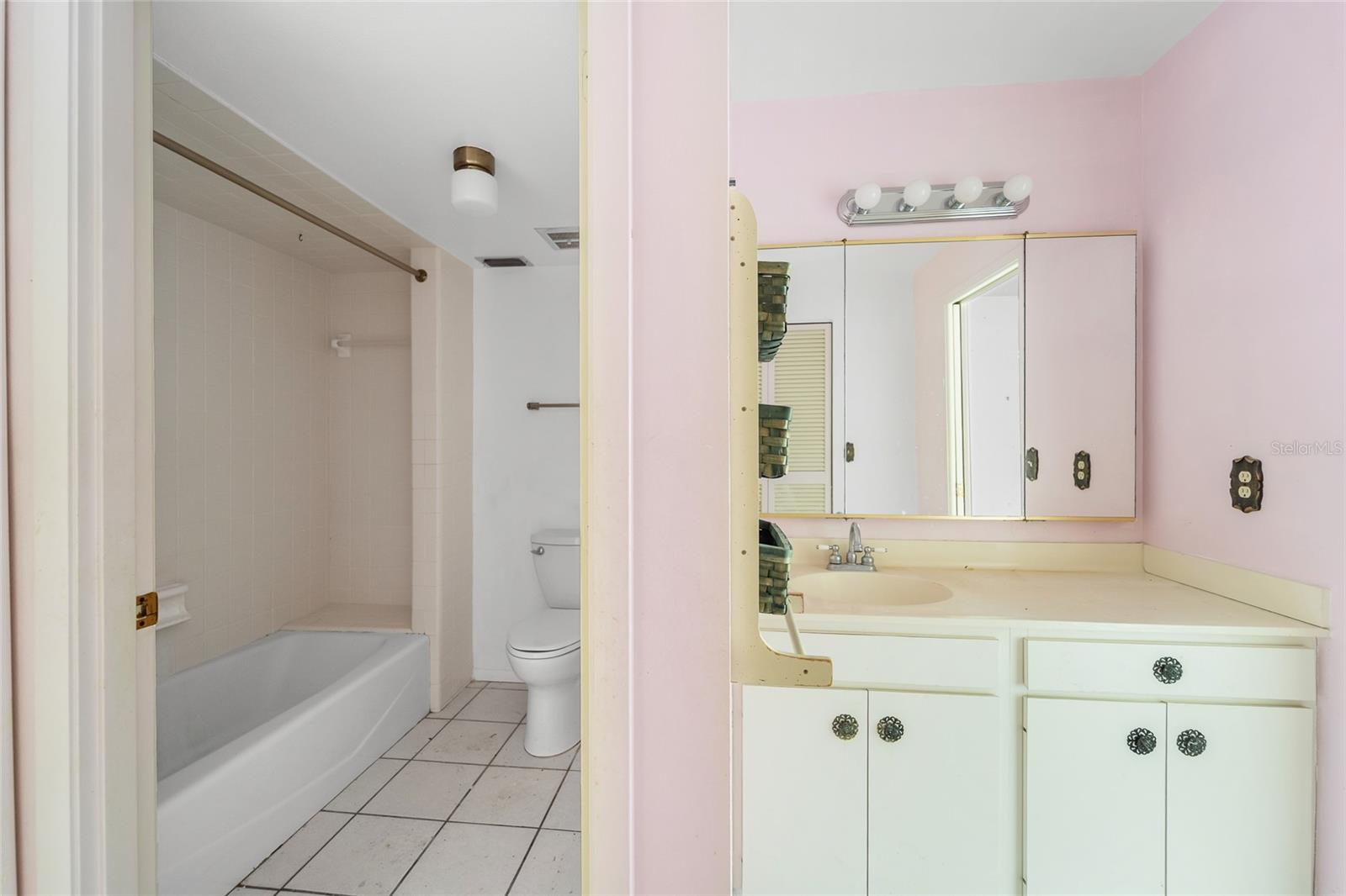 Image 12 of 30 For 614 Spring Lakes Boulevard 614