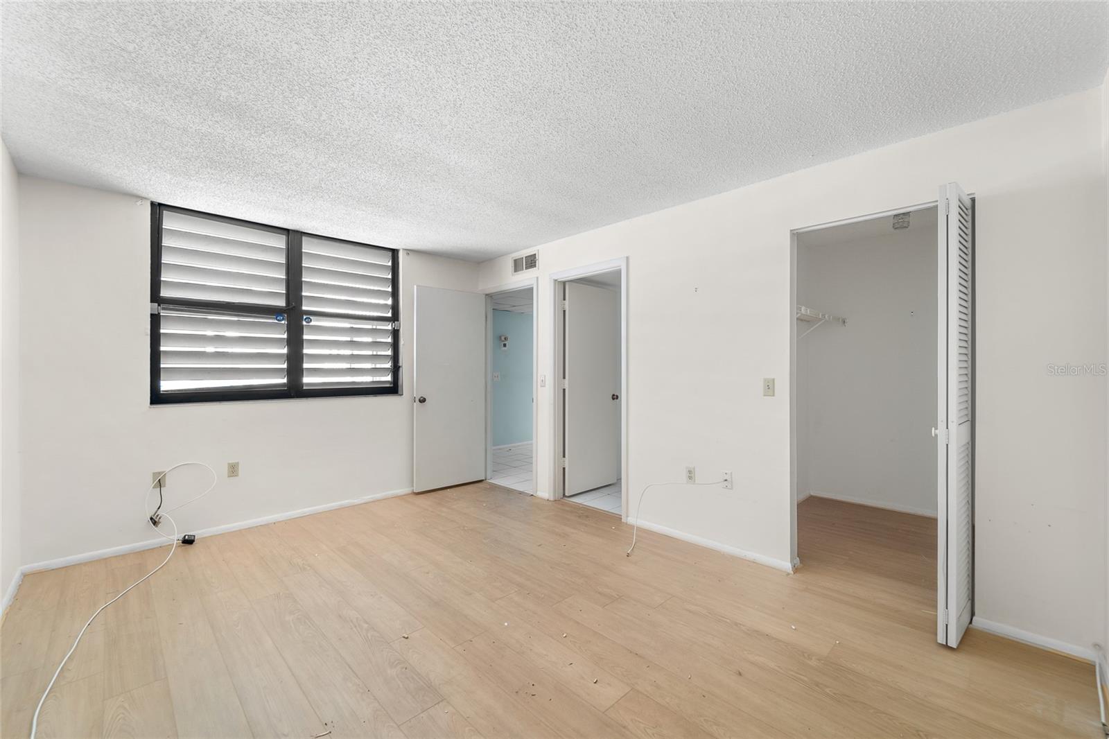 Image 14 of 30 For 614 Spring Lakes Boulevard 614