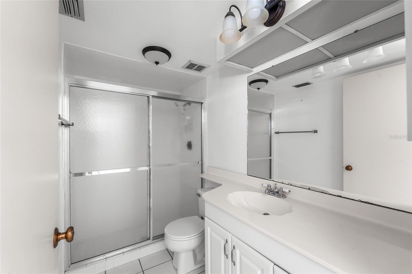 Image 15 of 30 For 614 Spring Lakes Boulevard 614