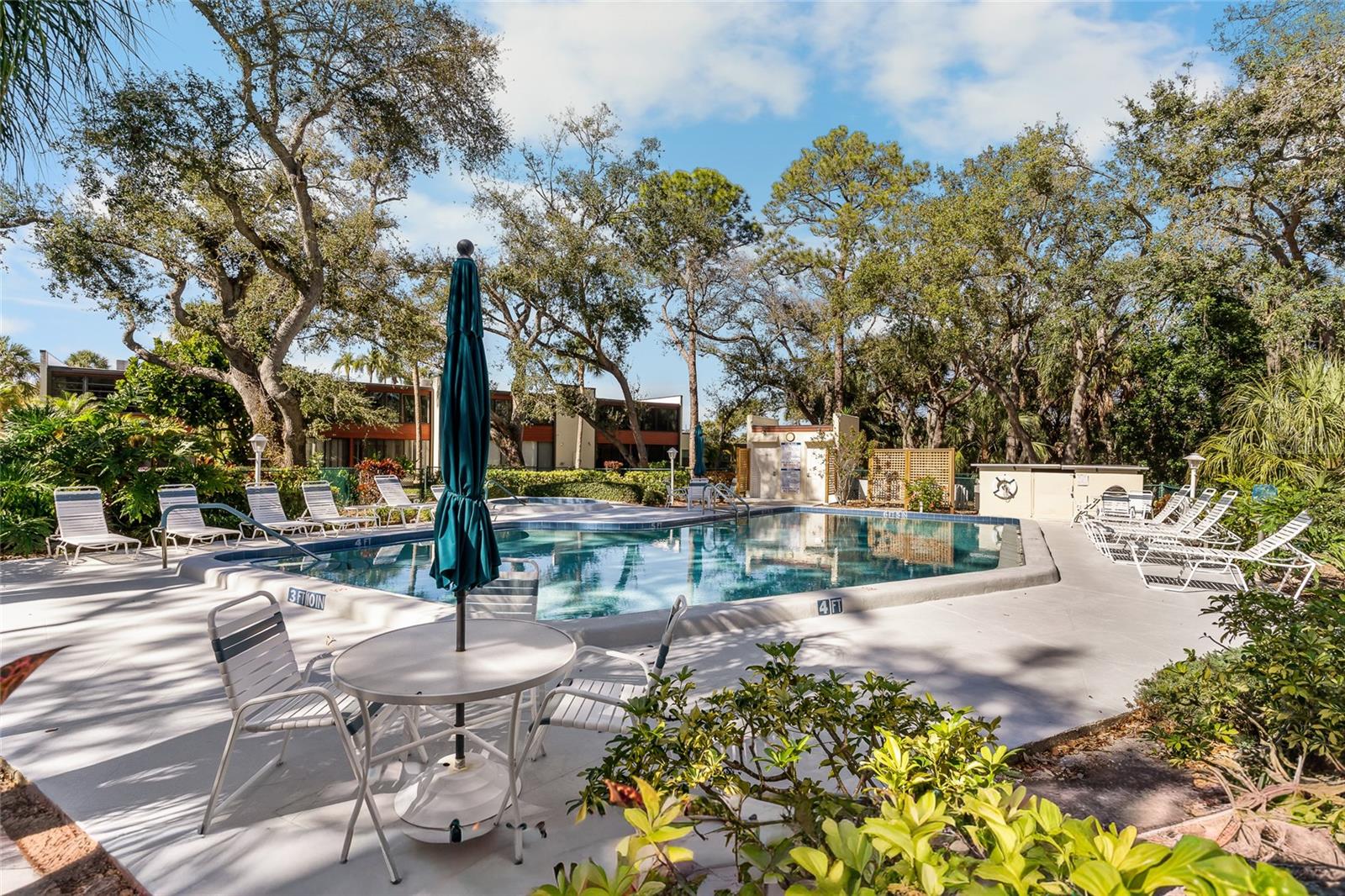 Image 21 of 30 For 614 Spring Lakes Boulevard 614