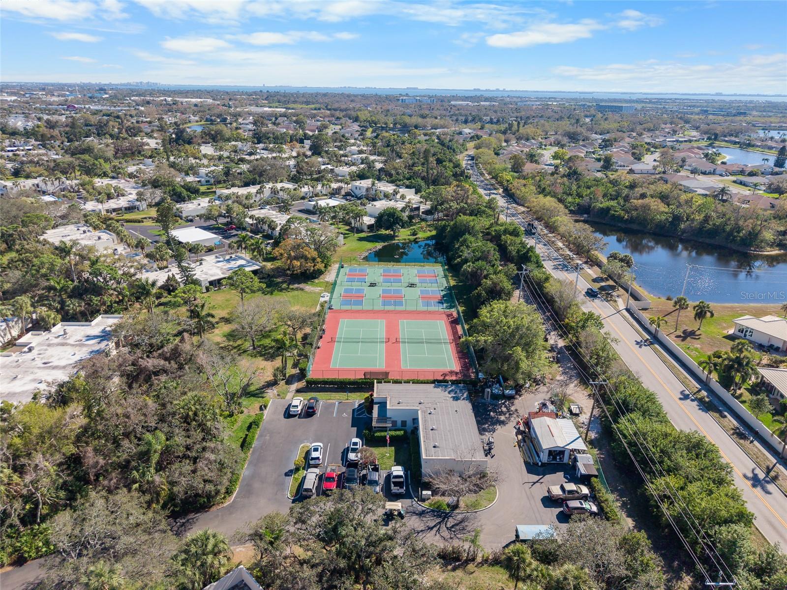 Image 23 of 30 For 614 Spring Lakes Boulevard 614