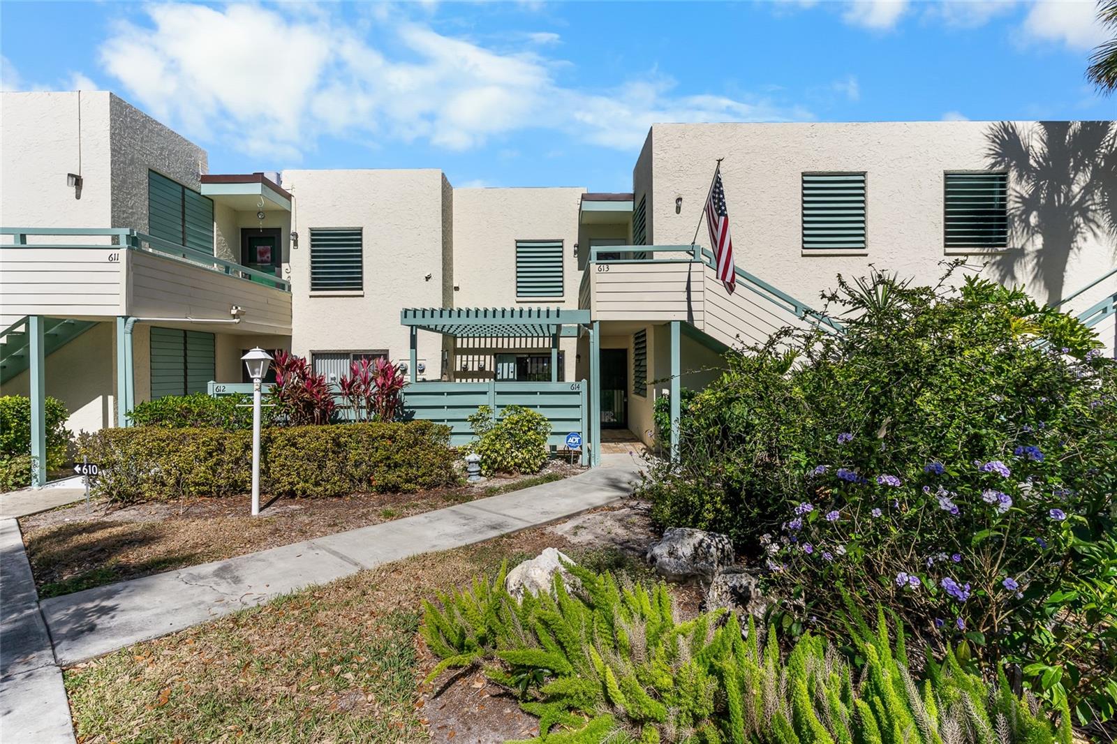 Image 4 of 30 For 614 Spring Lakes Boulevard 614