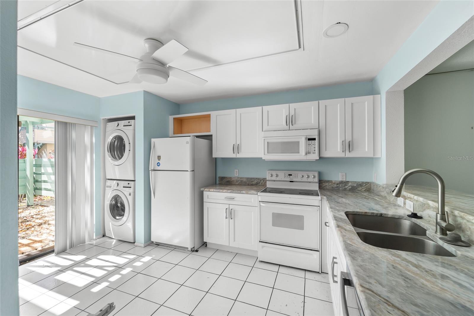 Image 5 of 30 For 614 Spring Lakes Boulevard 614