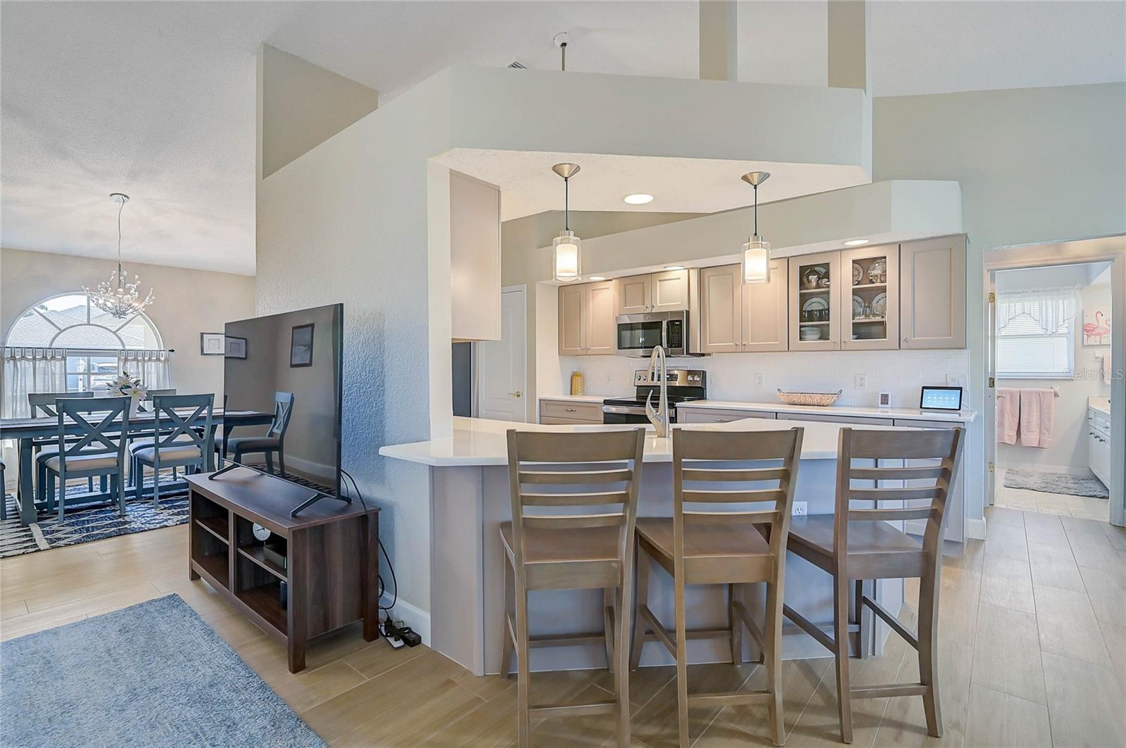 Image 10 of 49 For 426 Bermuda Isles Circle