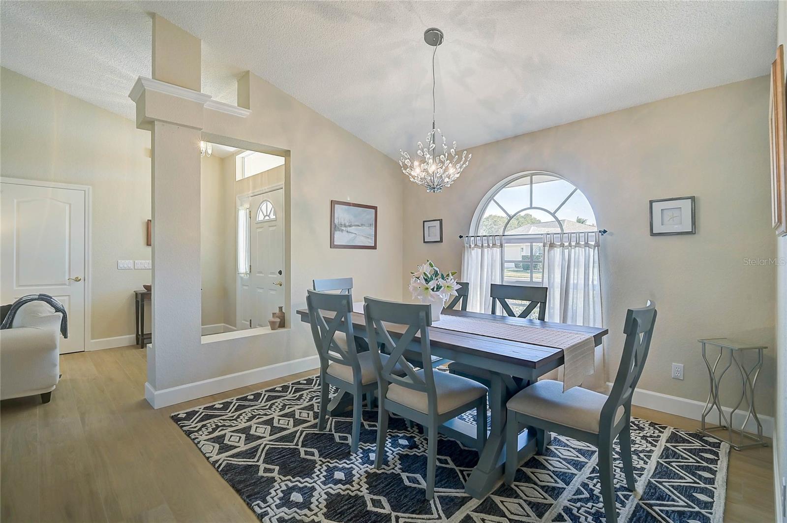 Image 15 of 49 For 426 Bermuda Isles Circle