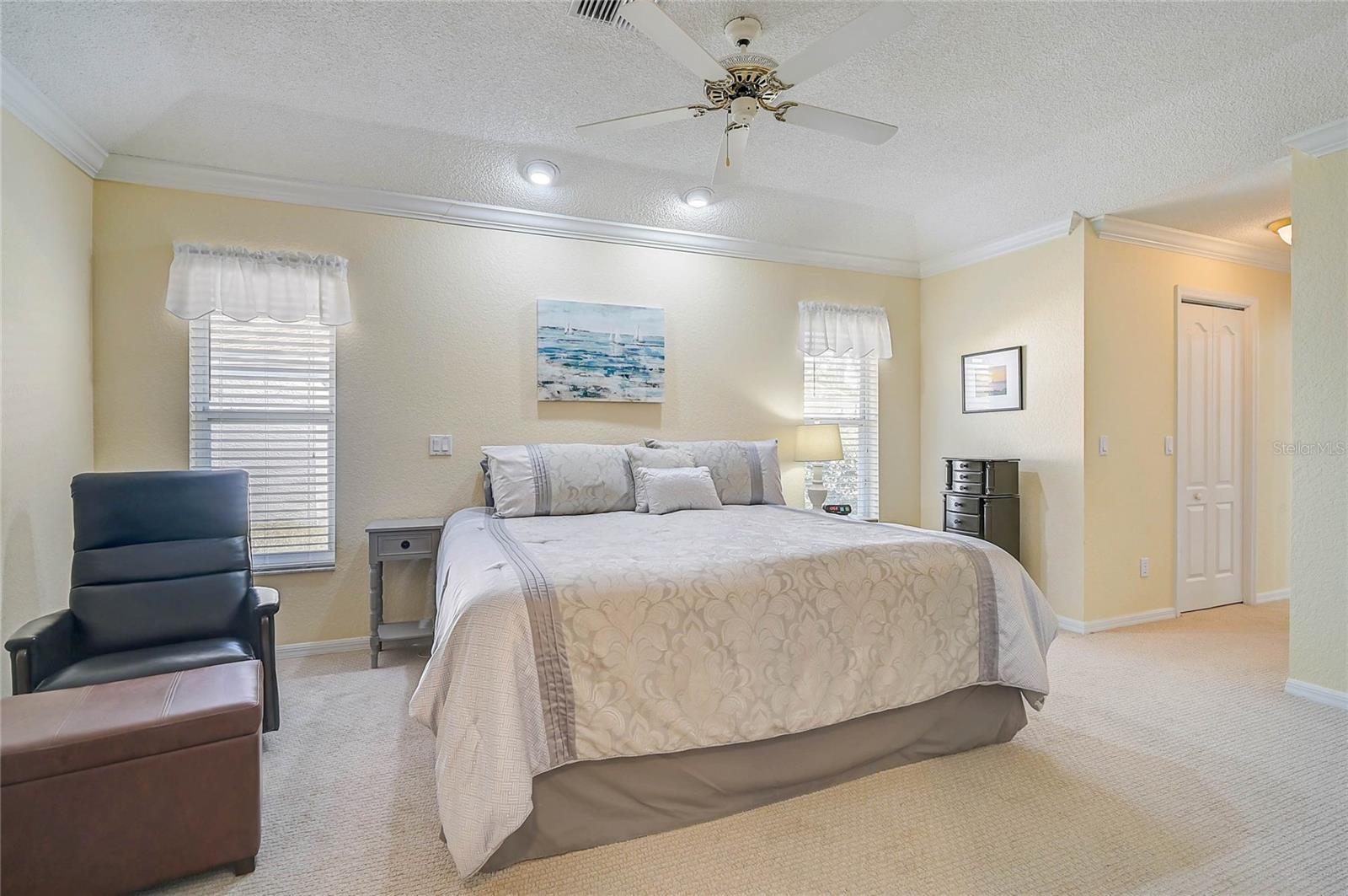 Image 17 of 49 For 426 Bermuda Isles Circle