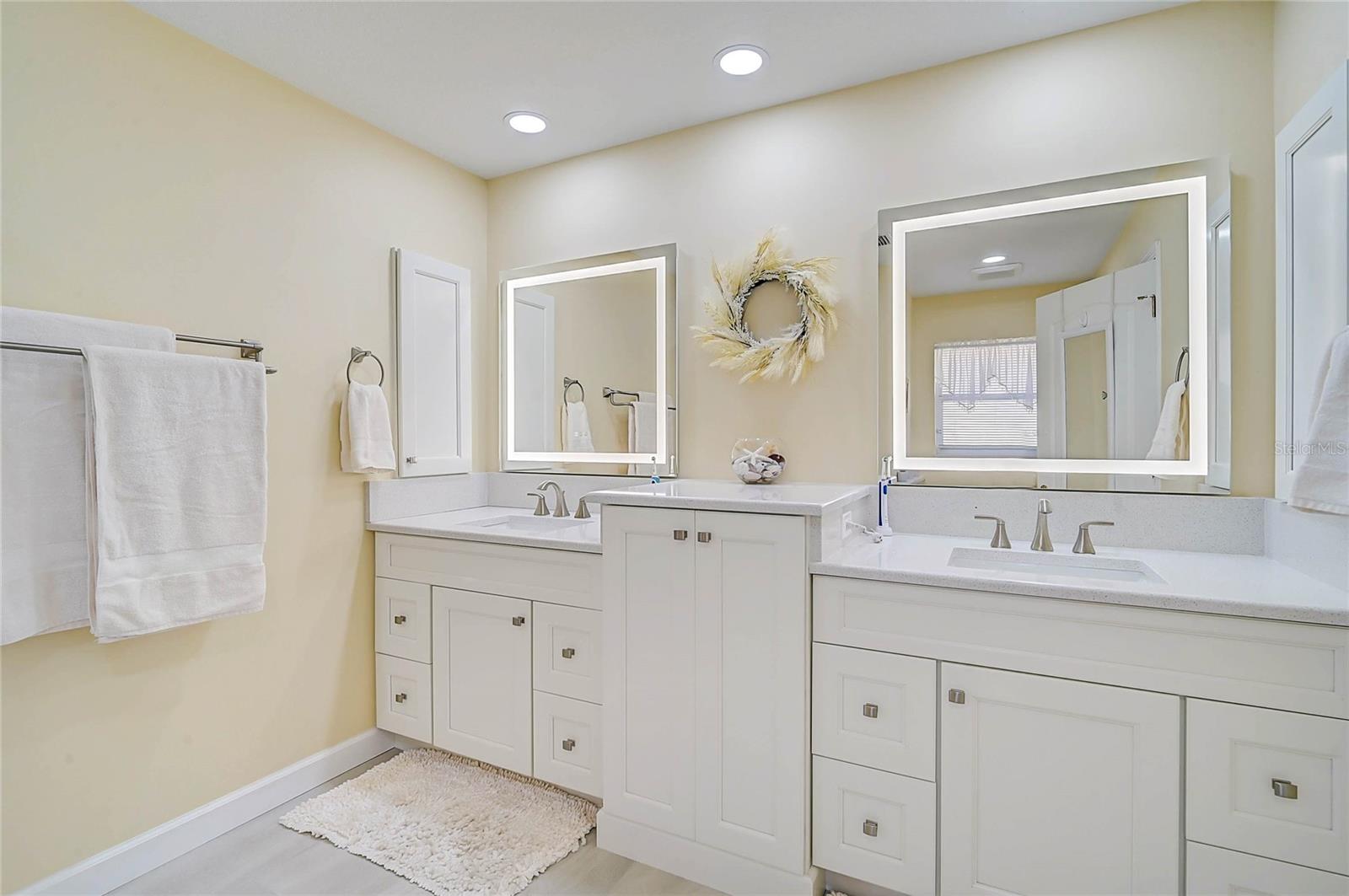 Image 19 of 49 For 426 Bermuda Isles Circle