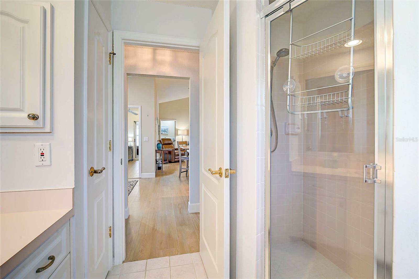 Image 24 of 49 For 426 Bermuda Isles Circle