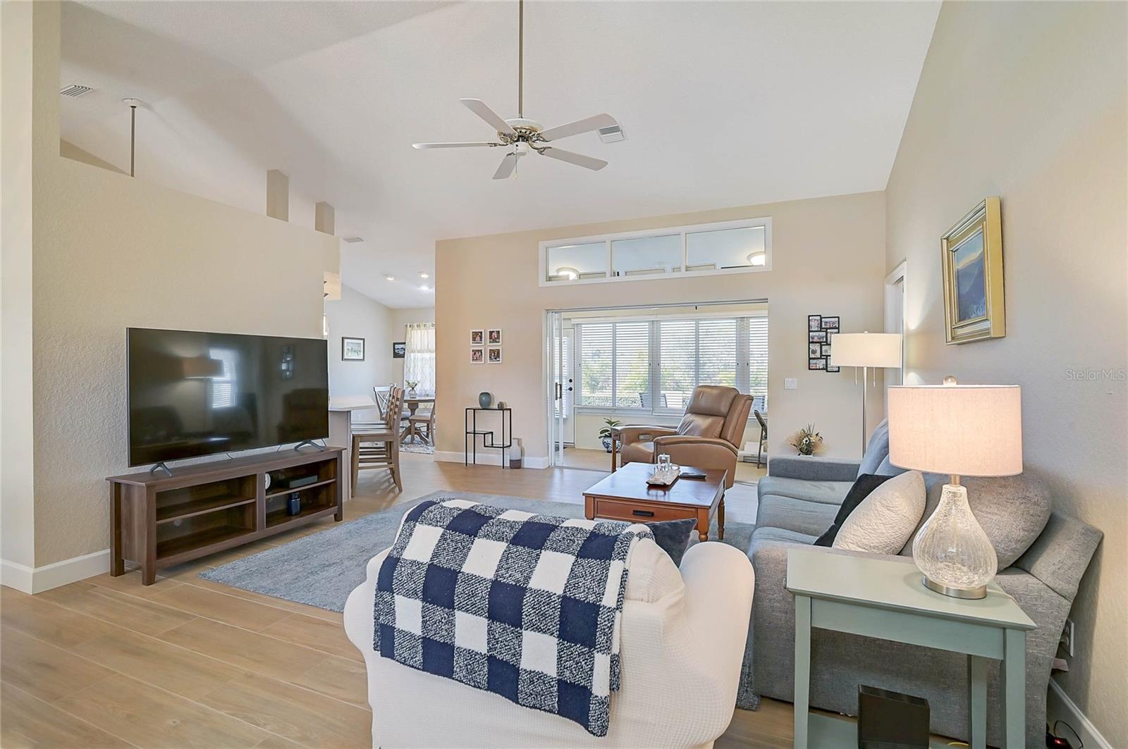 Image 4 of 49 For 426 Bermuda Isles Circle