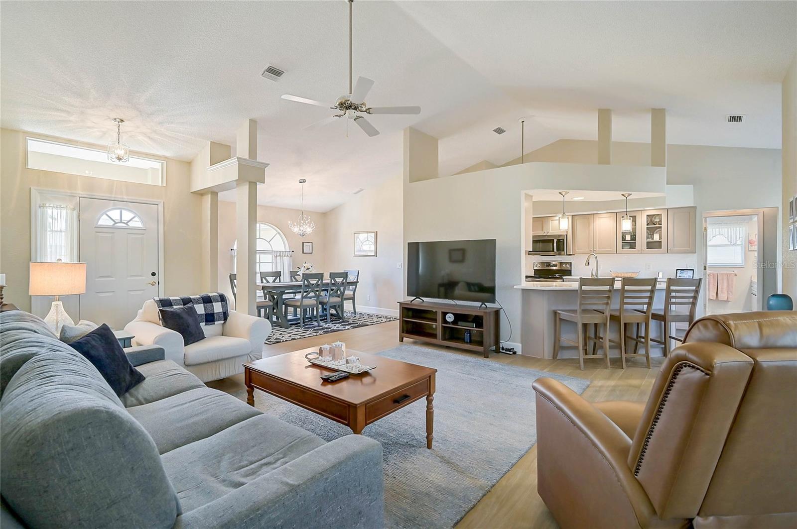 Image 6 of 49 For 426 Bermuda Isles Circle