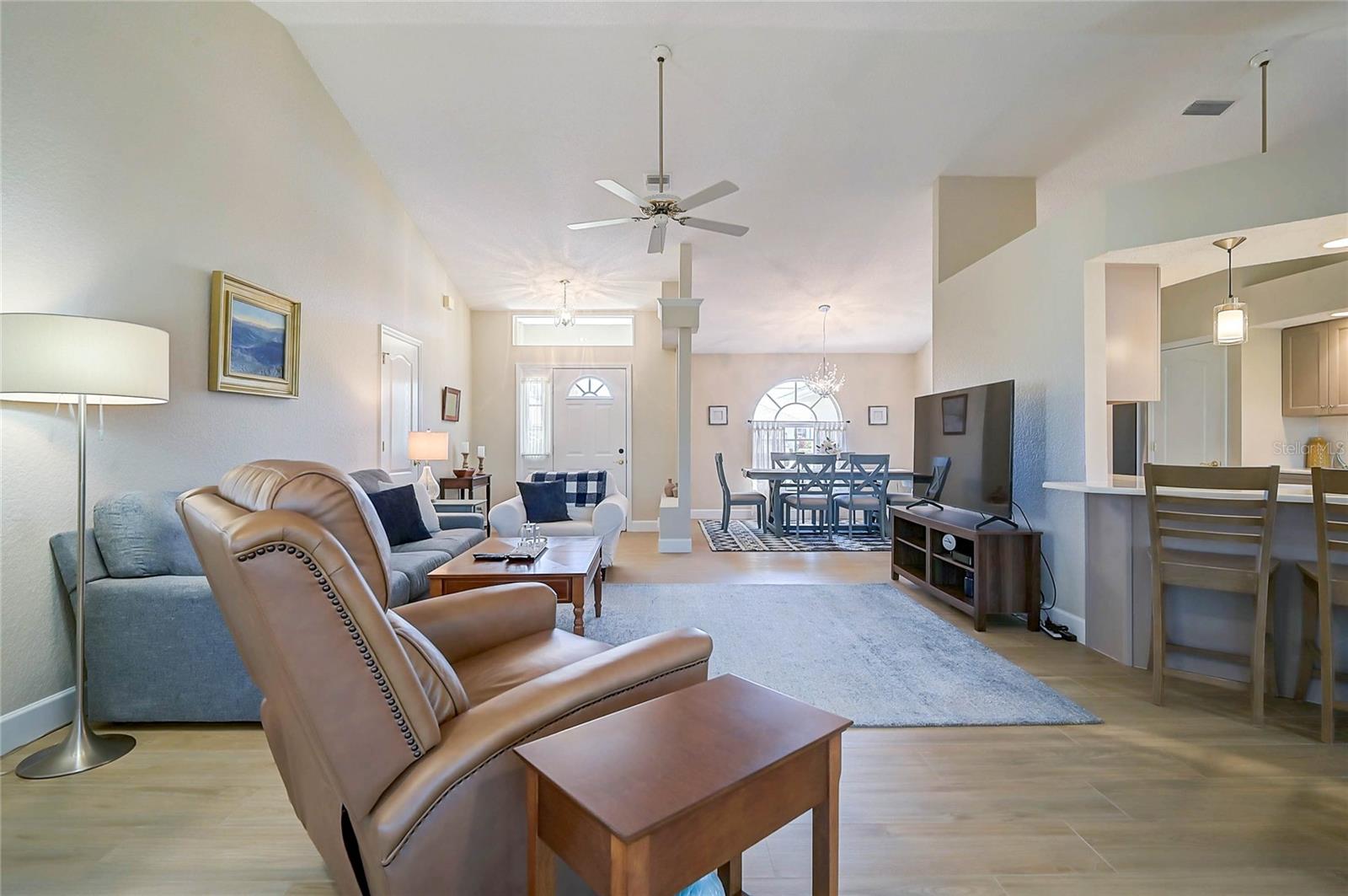 Image 8 of 49 For 426 Bermuda Isles Circle