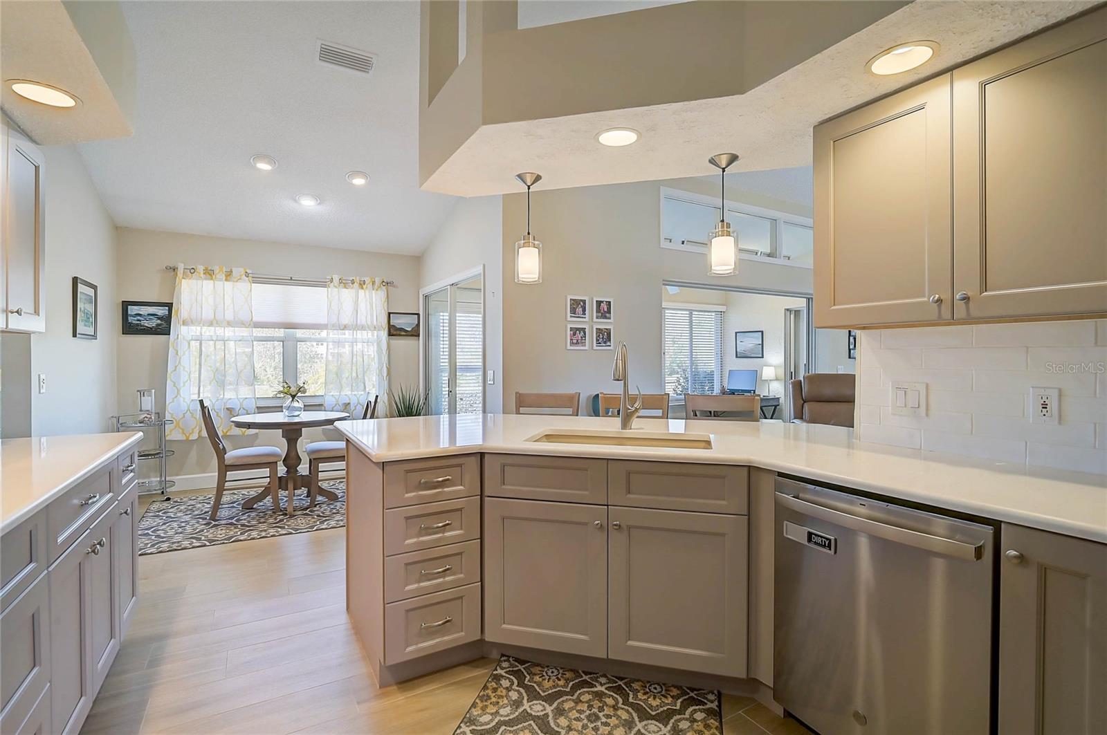 Image 9 of 49 For 426 Bermuda Isles Circle