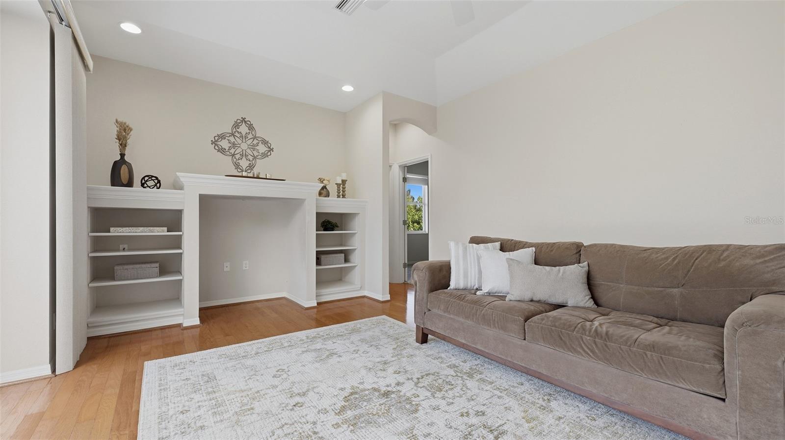 Image 15 of 62 For 2928 Seasons Boulevard