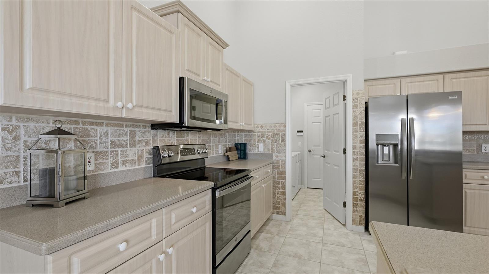 Image 18 of 62 For 2928 Seasons Boulevard