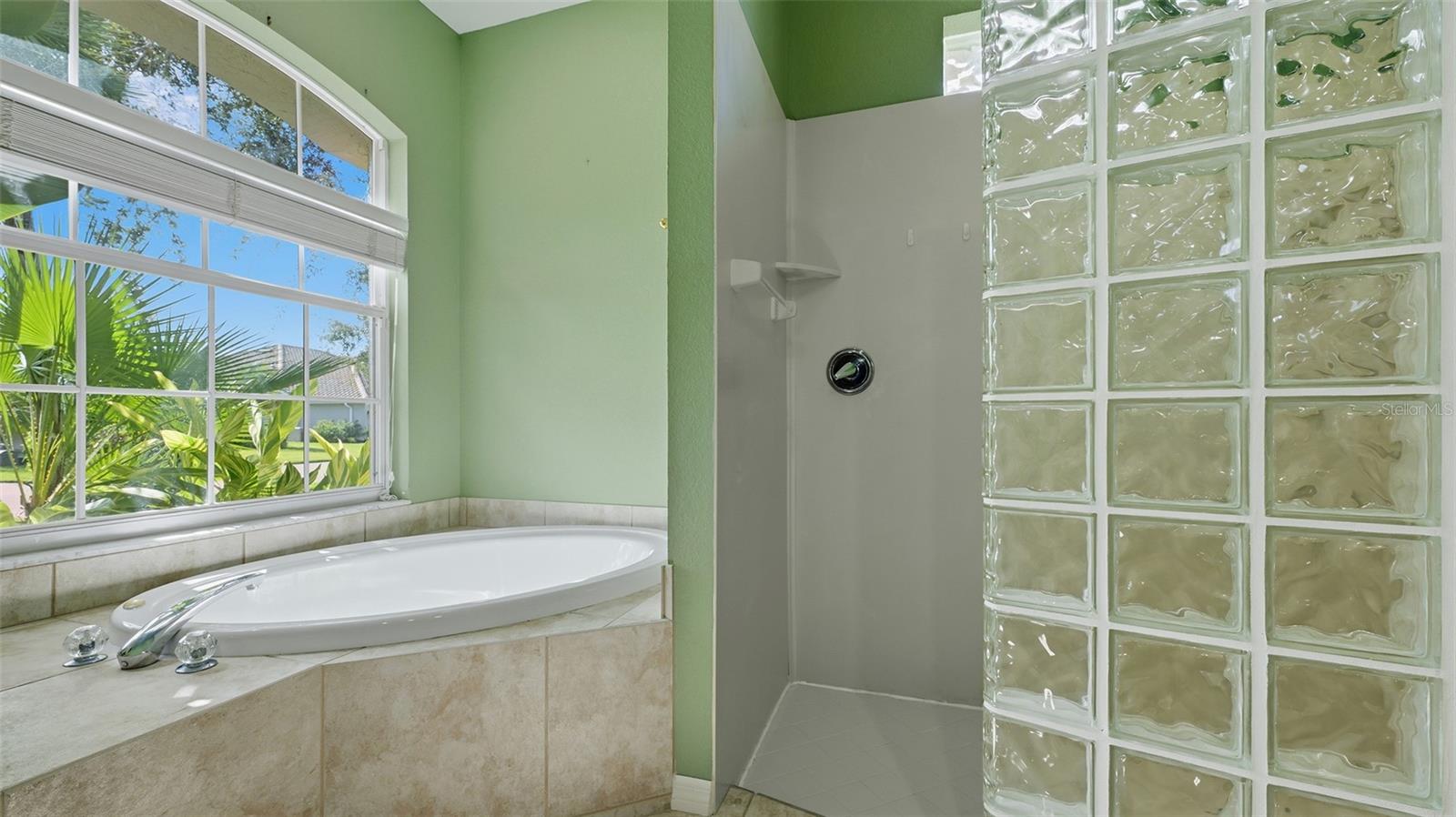 Image 26 of 62 For 2928 Seasons Boulevard