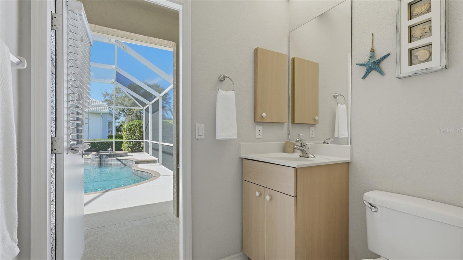 Image 29 of 62 For 2928 Seasons Boulevard