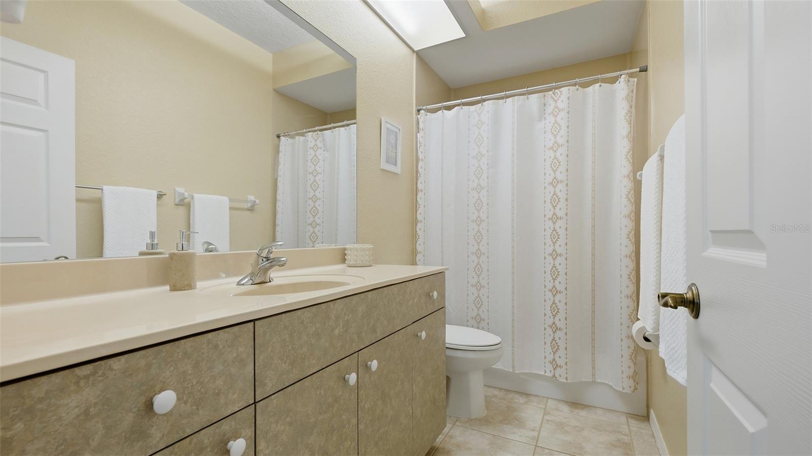 Image 31 of 62 For 2928 Seasons Boulevard