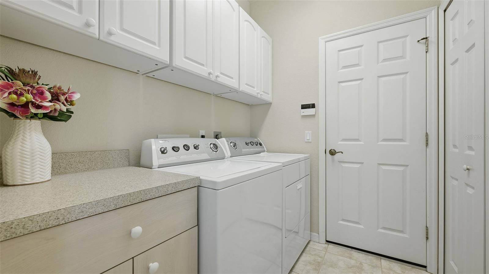 Image 33 of 62 For 2928 Seasons Boulevard