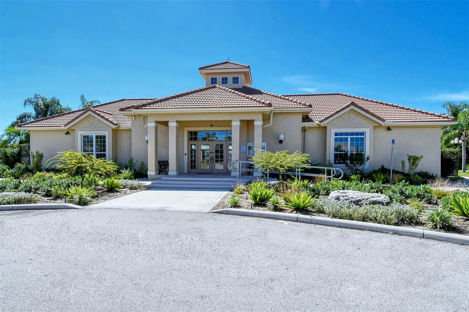 Image 53 of 62 For 2928 Seasons Boulevard