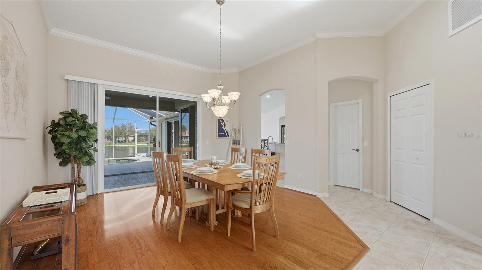 Image 7 of 62 For 2928 Seasons Boulevard