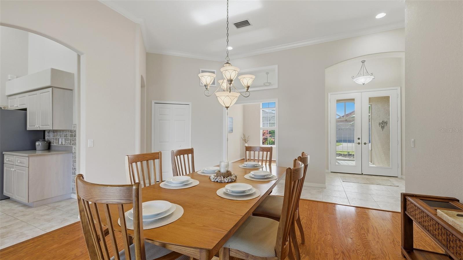 Image 9 of 62 For 2928 Seasons Boulevard