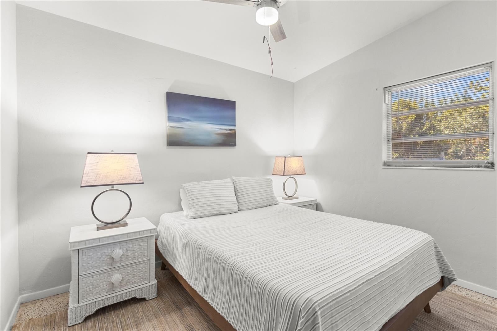 Listing photo id 14 for 1627 Dunmore Way