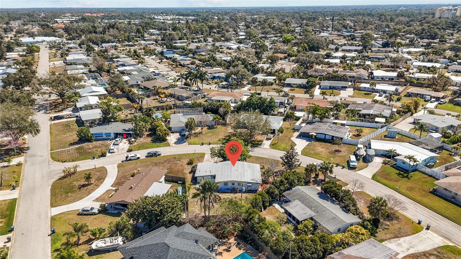 Listing photo id 21 for 1627 Dunmore Way