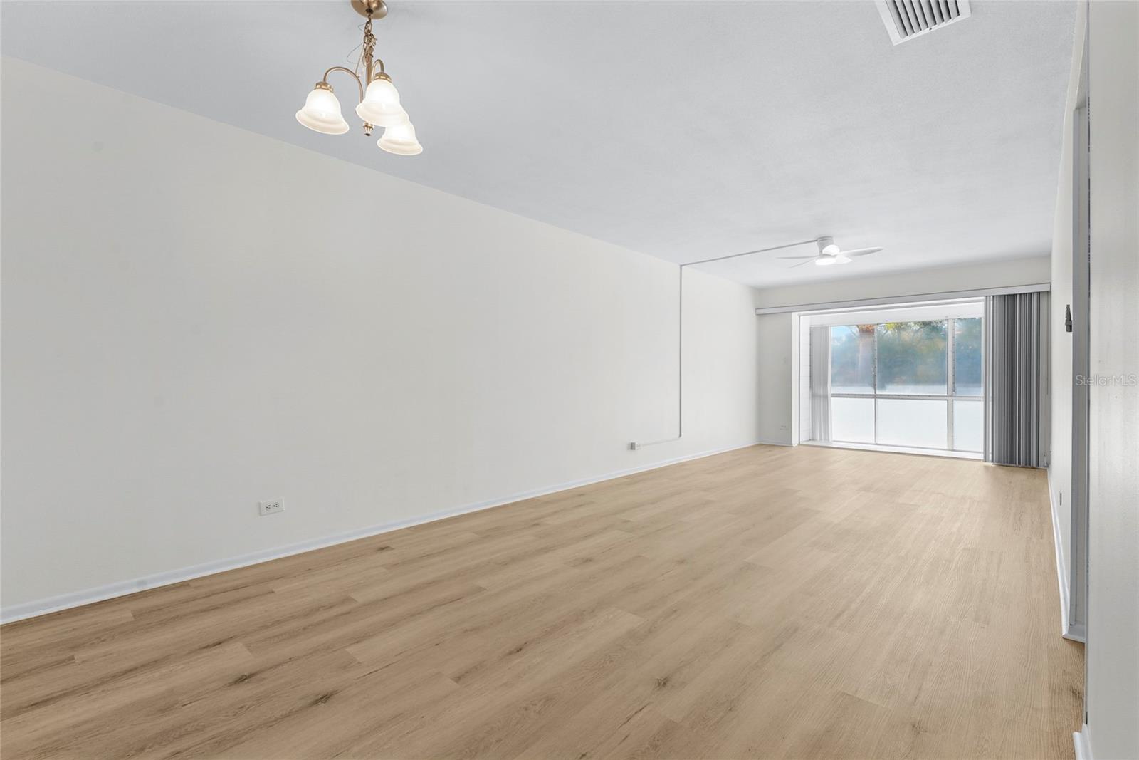 Image 13 of 40 For 3950 Roxane Boulevard 2b