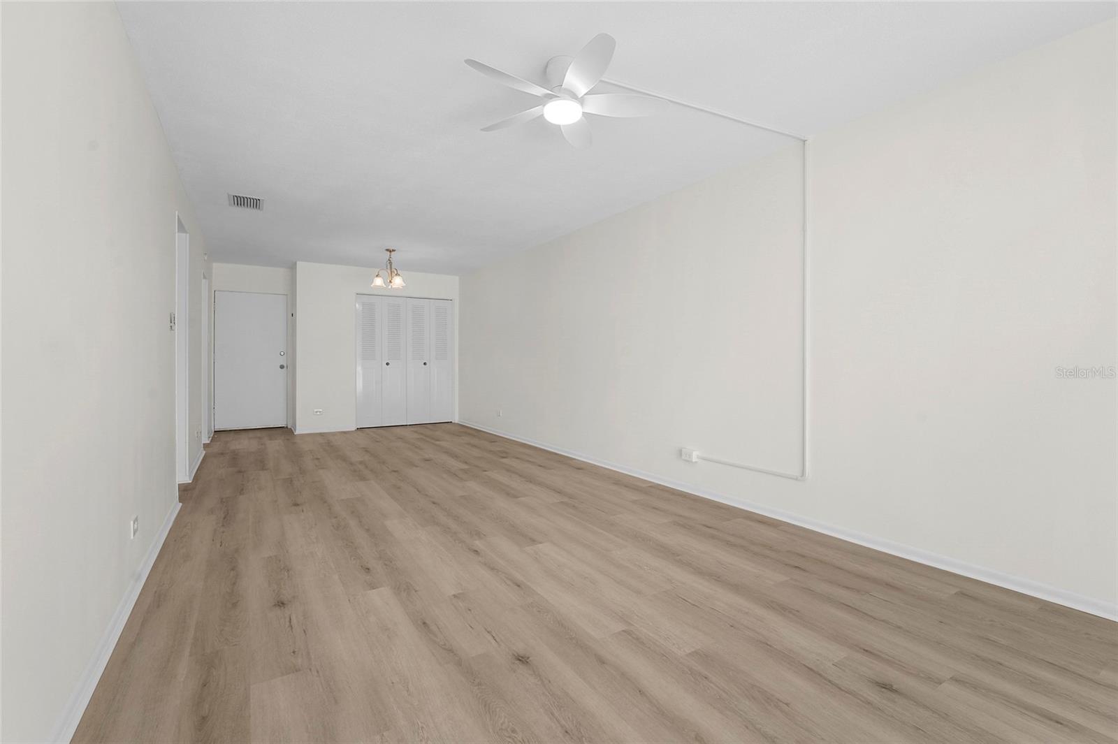 Image 15 of 40 For 3950 Roxane Boulevard 2b