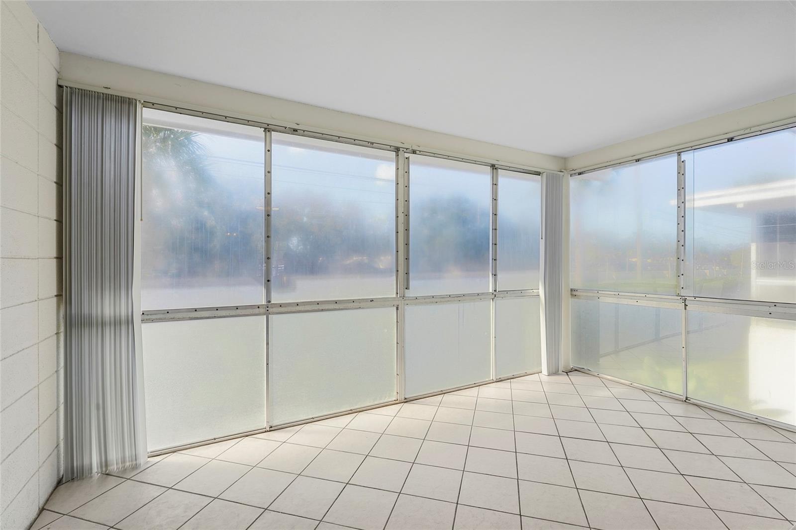 Image 17 of 40 For 3950 Roxane Boulevard 2b