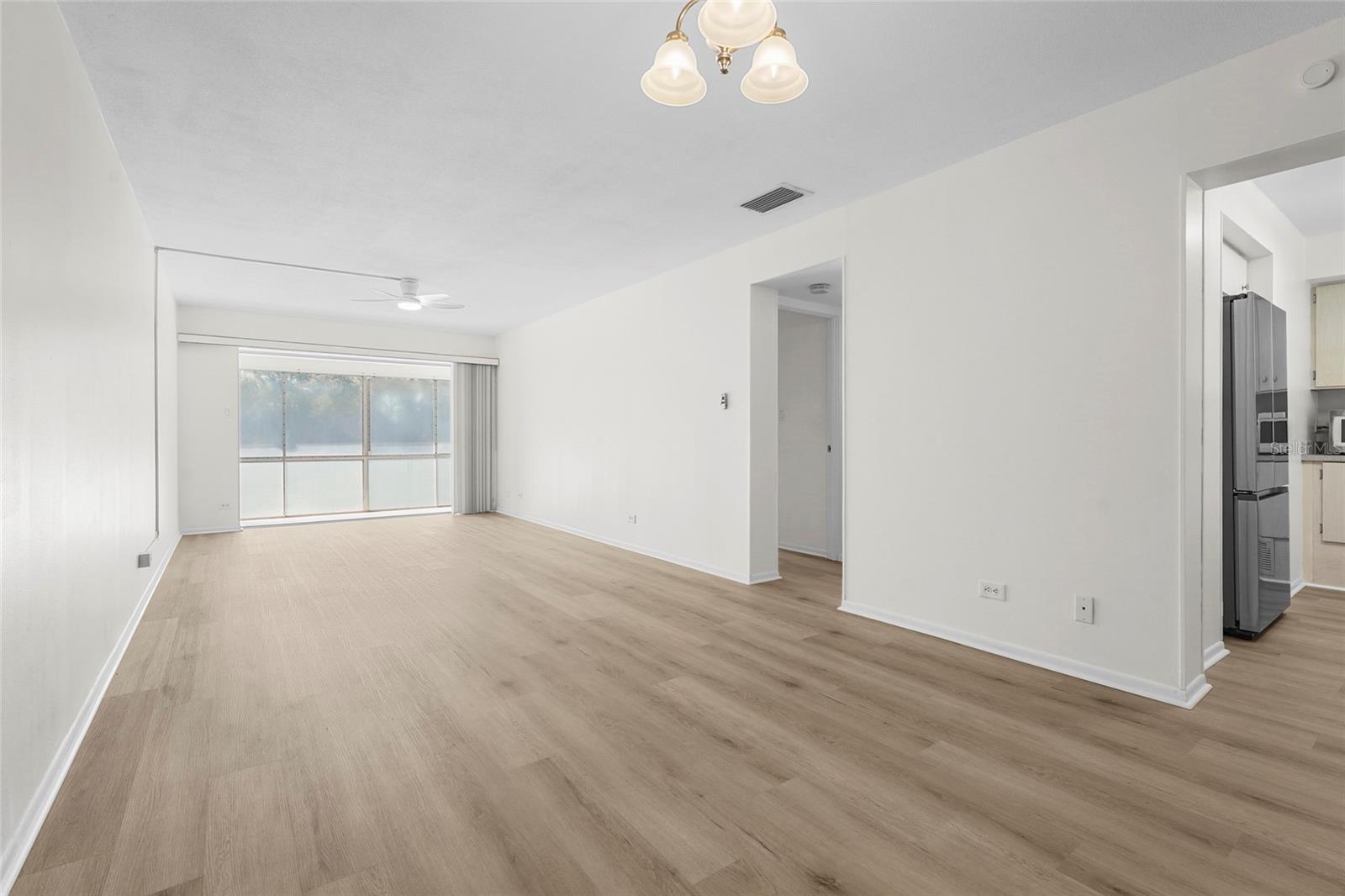 Image 2 of 40 For 3950 Roxane Boulevard 2b