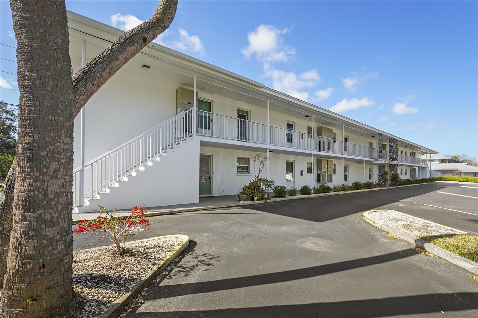 Image 22 of 40 For 3950 Roxane Boulevard 2b