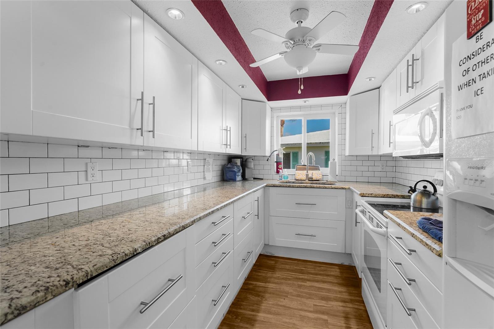 Image 36 of 40 For 3950 Roxane Boulevard 2b