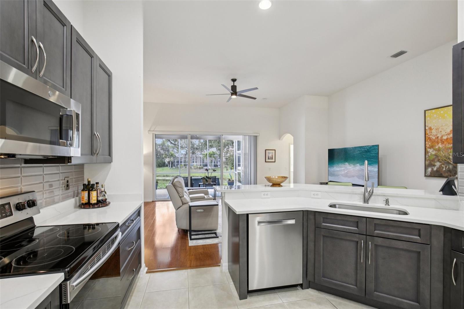 Image 14 of 36 For 742 Shorecrest Drive