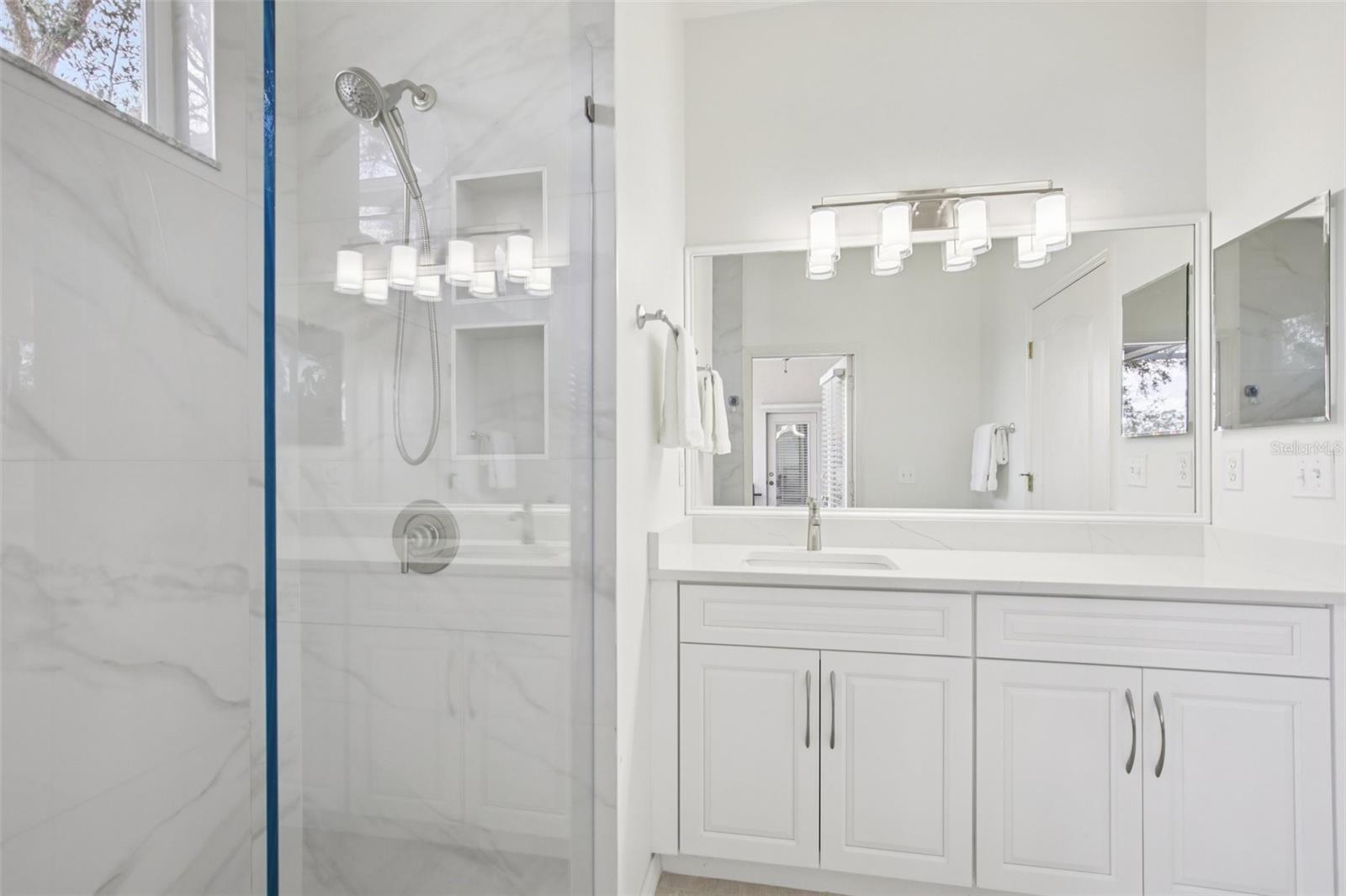 Image 21 of 36 For 742 Shorecrest Drive