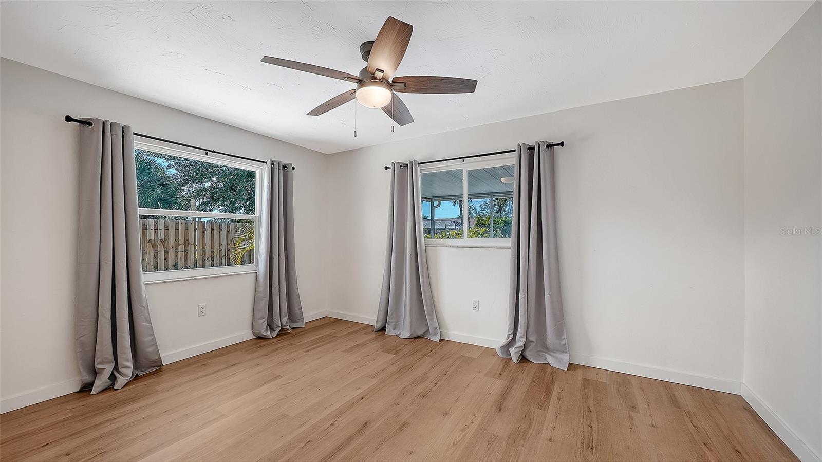 Image 17 of 45 For 447 Shore Drive