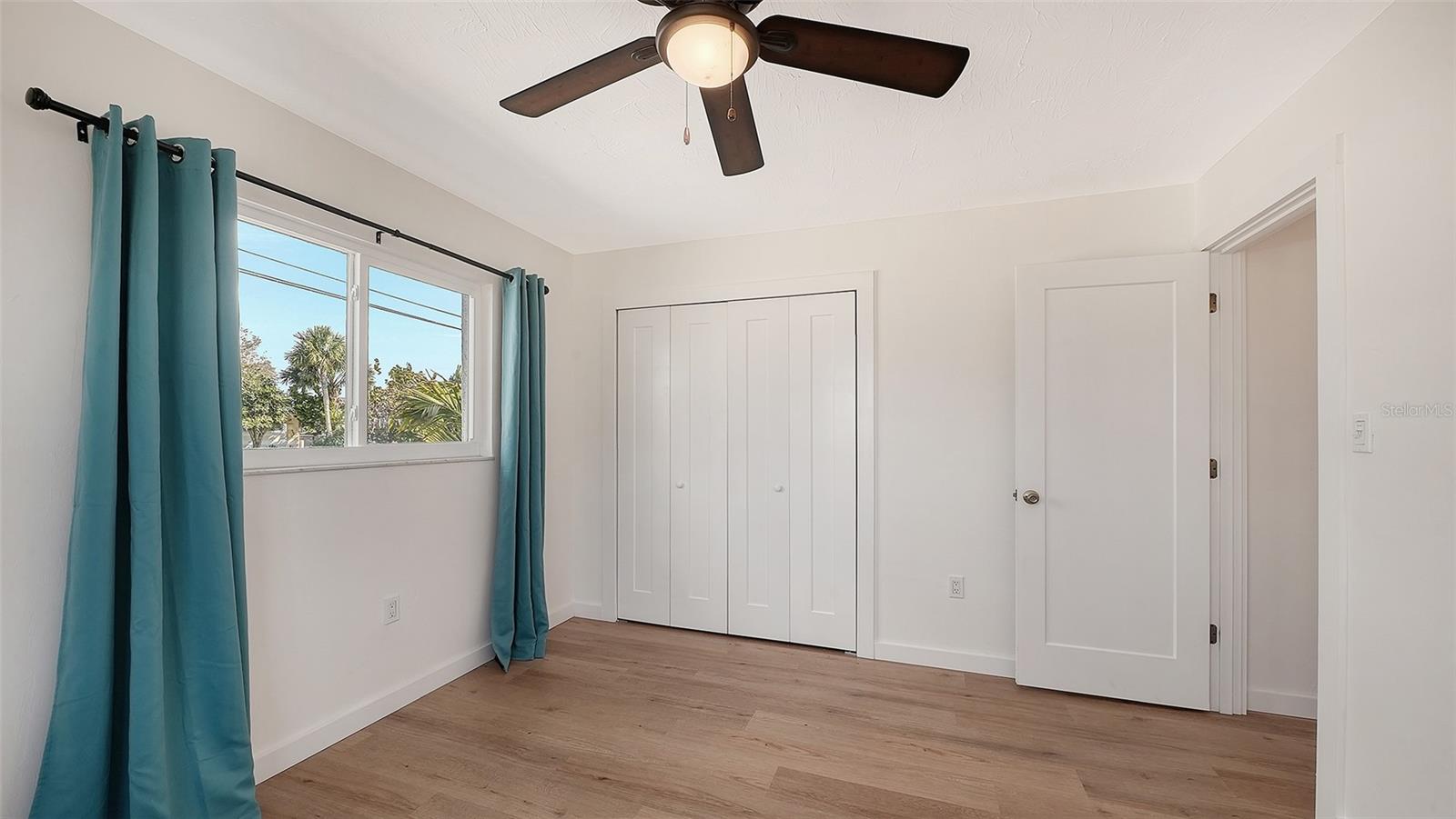 Image 25 of 45 For 447 Shore Drive