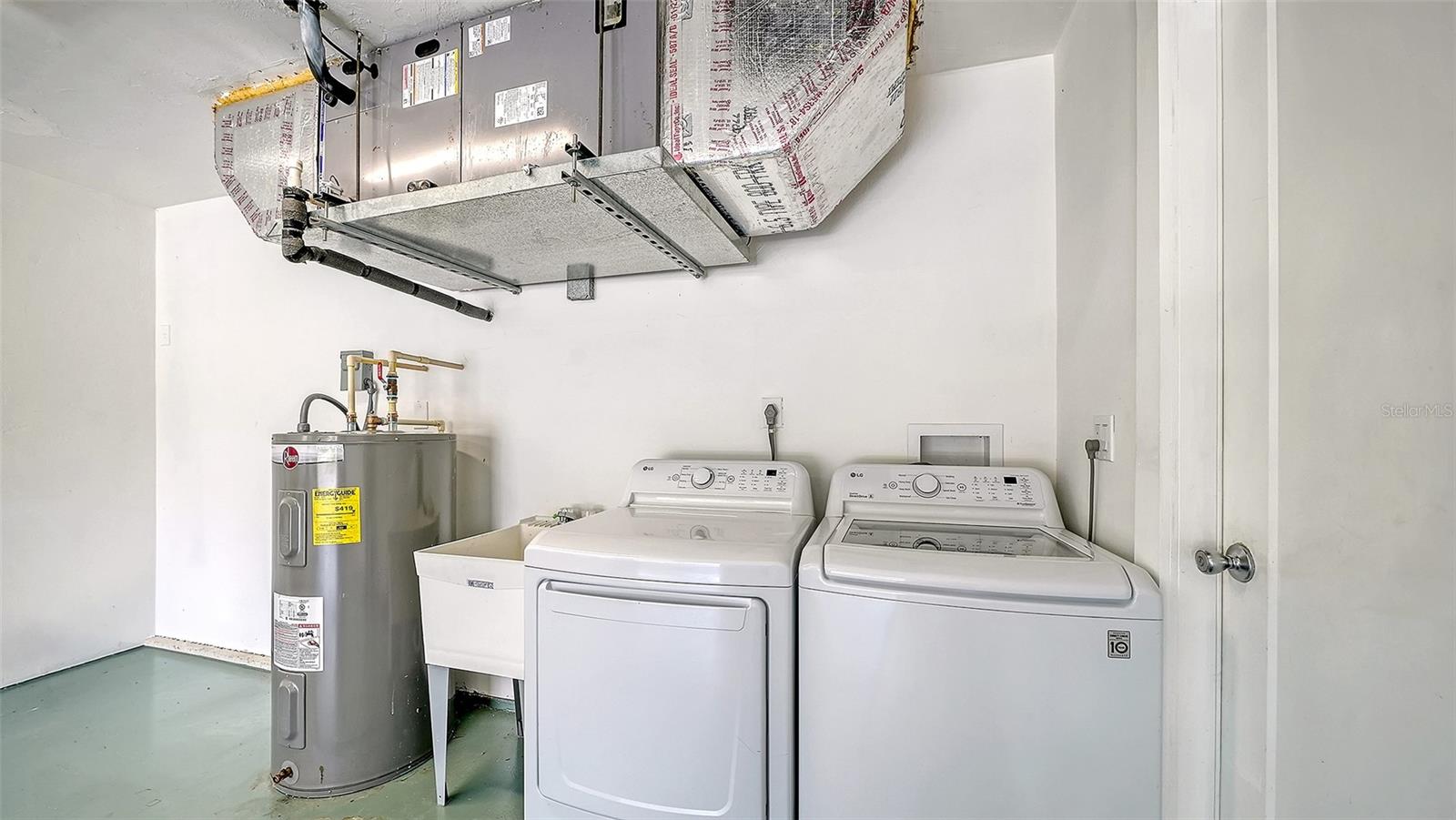 Image 31 of 45 For 447 Shore Drive