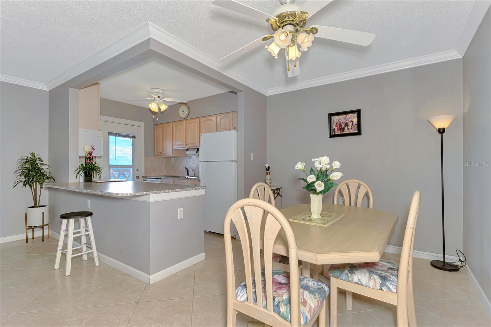 Image 17 of 62 For 763 John Ringling Boulevard 34