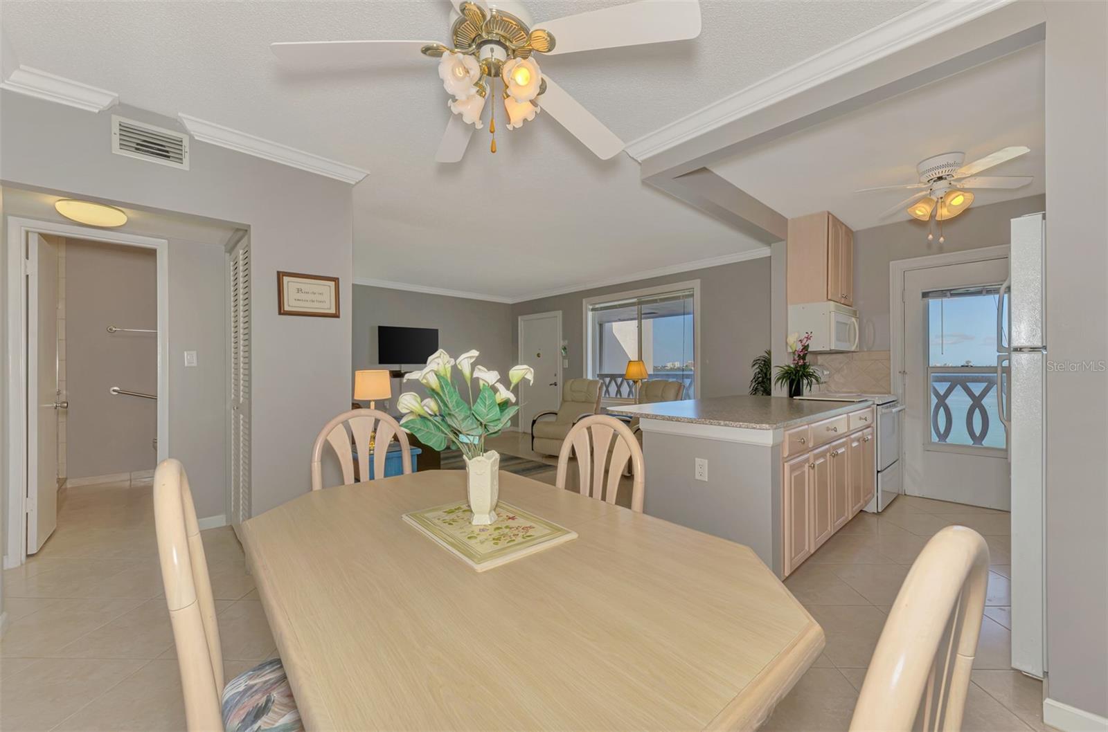 Image 19 of 62 For 763 John Ringling Boulevard 34