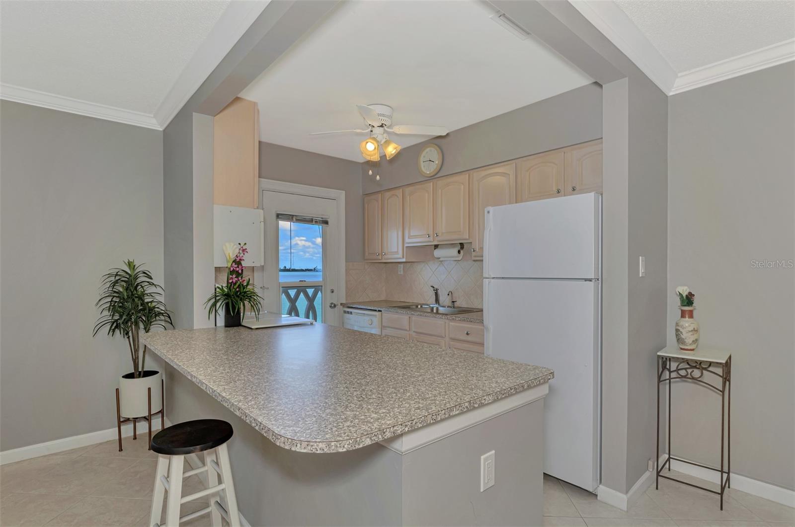 Image 21 of 62 For 763 John Ringling Boulevard 34