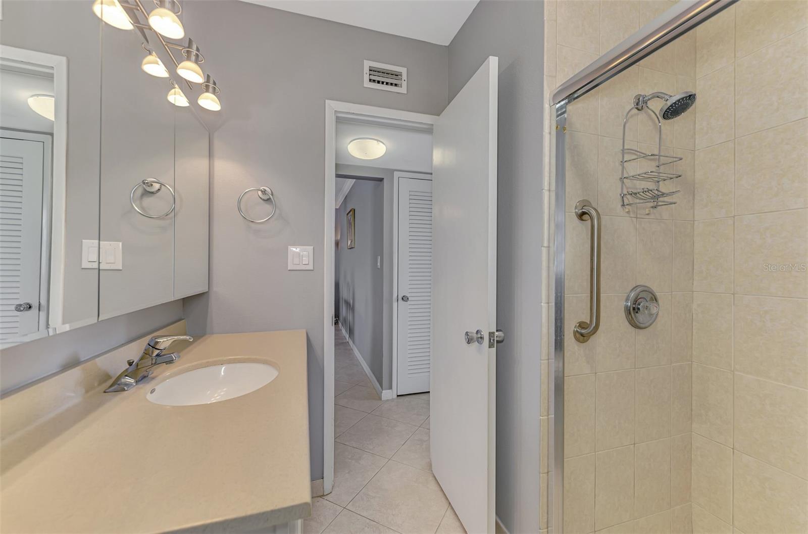 Image 32 of 62 For 763 John Ringling Boulevard 34