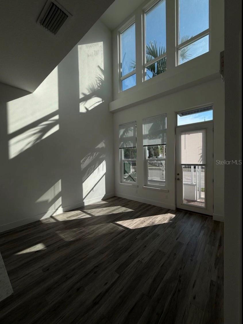 Image 6 of 24 For 1659 2nd Street