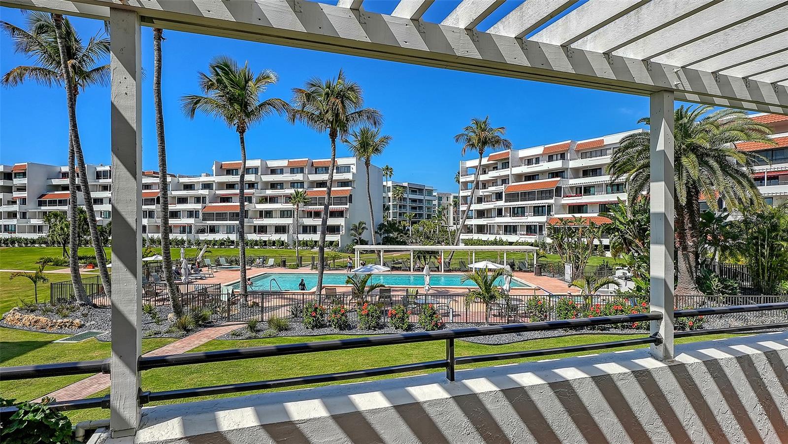 Image 14 of 44 For 1445 Gulf Of Mexico Drive 101