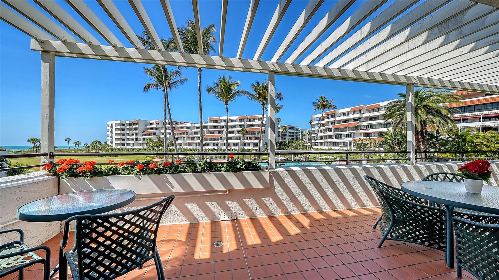 Image 17 of 44 For 1445 Gulf Of Mexico Drive 101