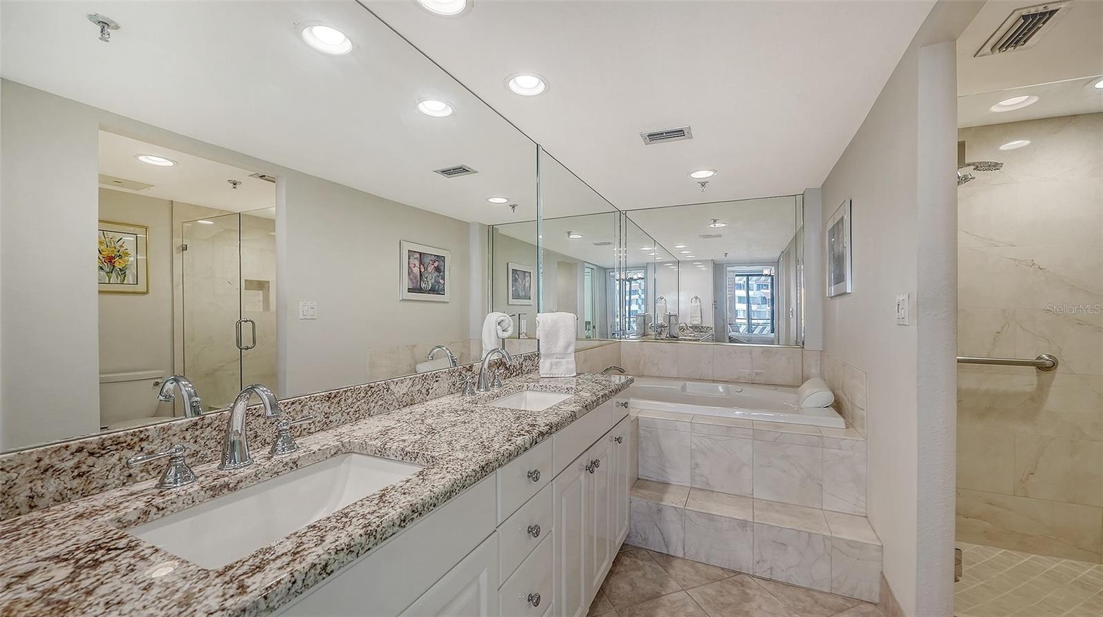 Image 22 of 44 For 1445 Gulf Of Mexico Drive 101