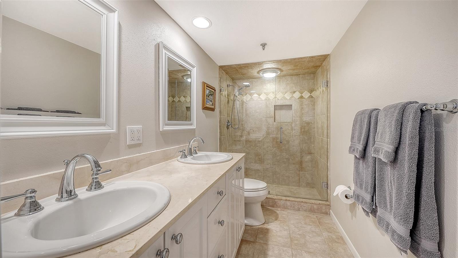 Image 27 of 44 For 1445 Gulf Of Mexico Drive 101