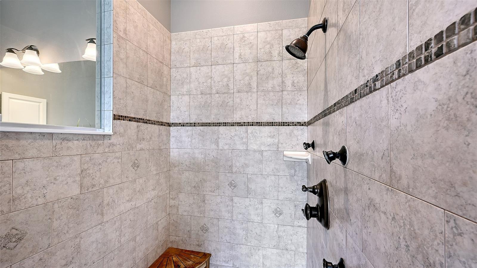 Image 23 of 62 For 16736 4th Avenue Ne